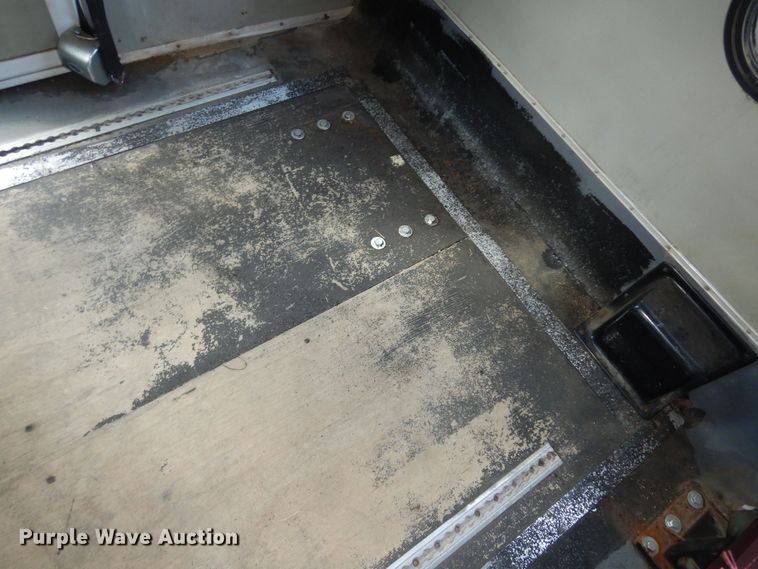 image for item DM3149 2006 Ford E450 Super Duty  shuttle bus