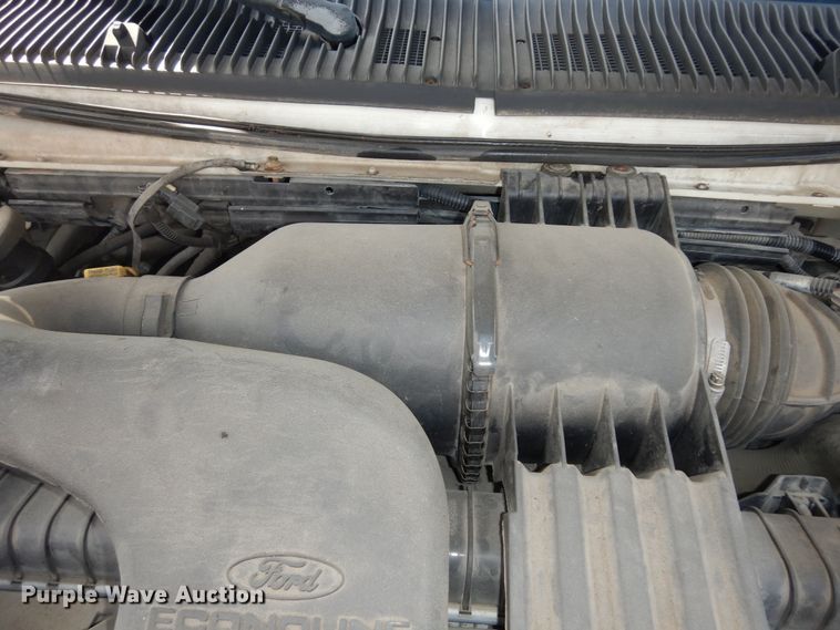 image for item DM3149 2006 Ford E450 Super Duty  shuttle bus