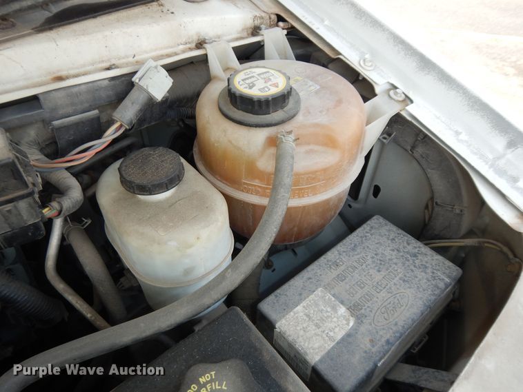 image for item DM3149 2006 Ford E450 Super Duty  shuttle bus