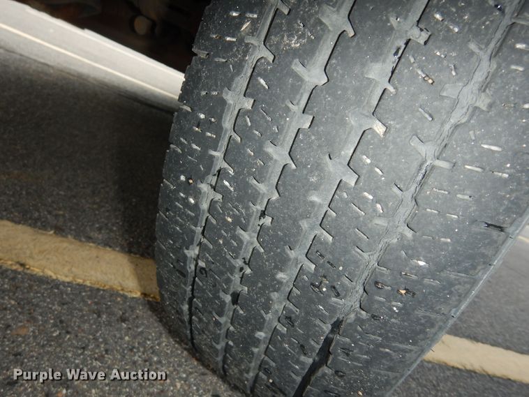 image for item DM3149 2006 Ford E450 Super Duty  shuttle bus