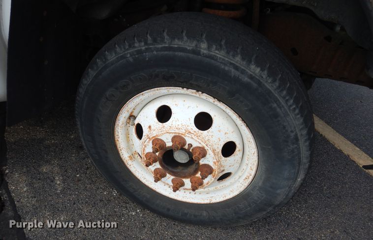 image for item DM3149 2006 Ford E450 Super Duty  shuttle bus