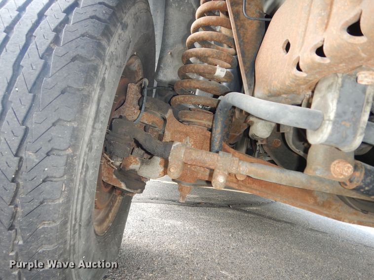 image for item DM3149 2006 Ford E450 Super Duty  shuttle bus