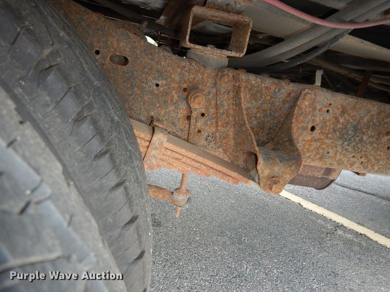 image for item DM3149 2006 Ford E450 Super Duty  shuttle bus