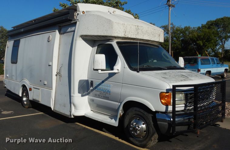 image for item DM3152 2006 Ford E450  office van