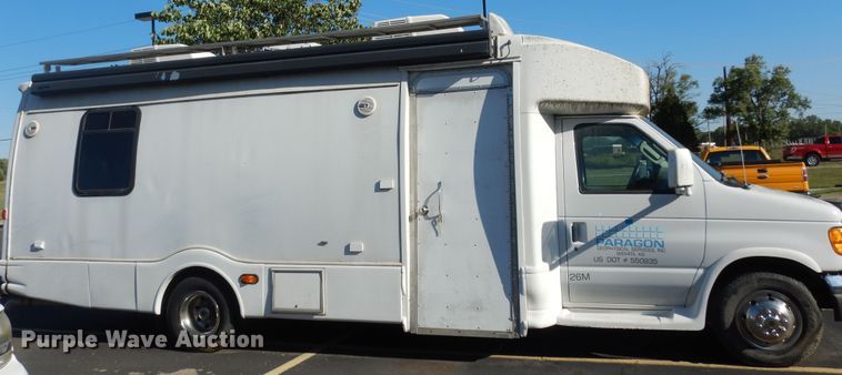 image for item DM3152 2006 Ford E450  office van