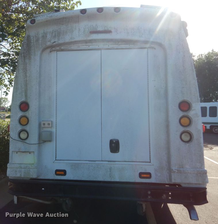 image for item DM3152 2006 Ford E450  office van