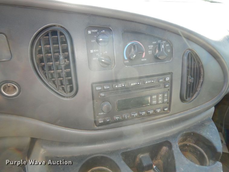 image for item DM3152 2006 Ford E450  office van