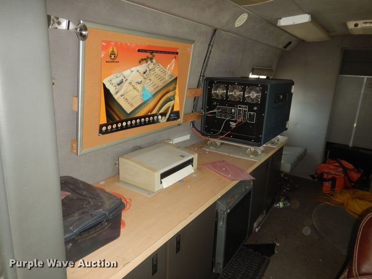 image for item DM3152 2006 Ford E450  office van