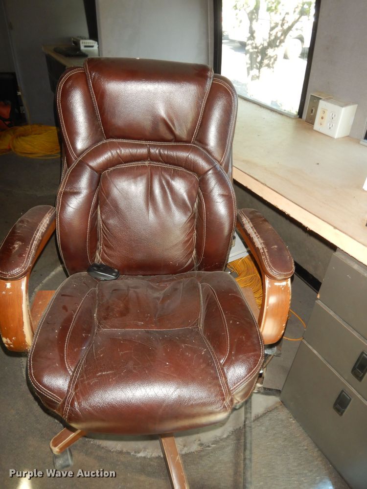 image for item DM3152 2006 Ford E450  office van