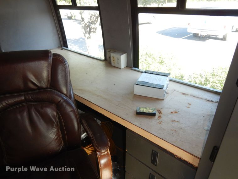 image for item DM3152 2006 Ford E450  office van