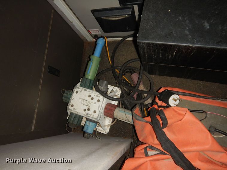 image for item DM3152 2006 Ford E450  office van