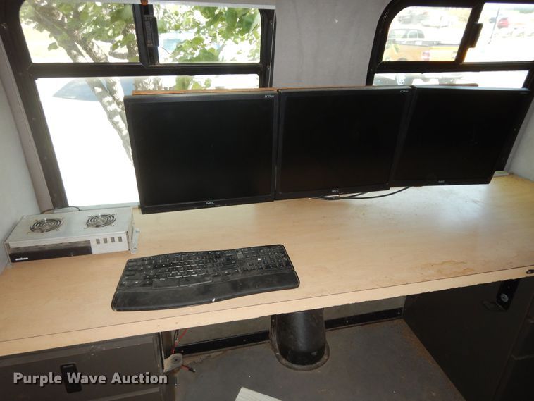 image for item DM3152 2006 Ford E450  office van