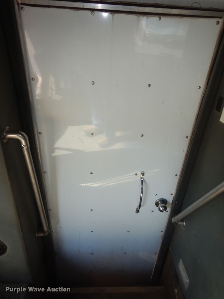 image for item DM3152 2006 Ford E450  office van