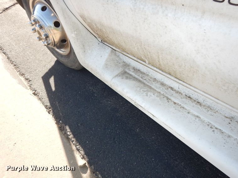 image for item DM3152 2006 Ford E450  office van