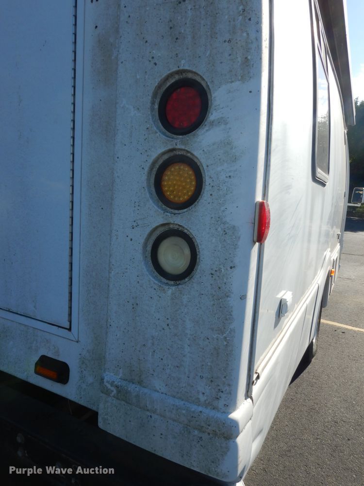 image for item DM3152 2006 Ford E450  office van