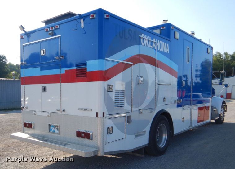 image for item DO1564 2004 Peterbilt 330  satelite broadcasting truck