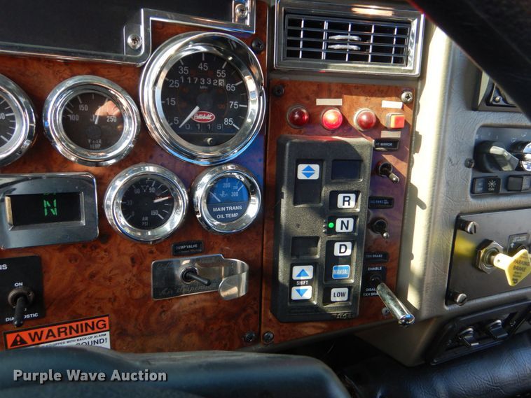 image for item DO1564 2004 Peterbilt 330  satelite broadcasting truck