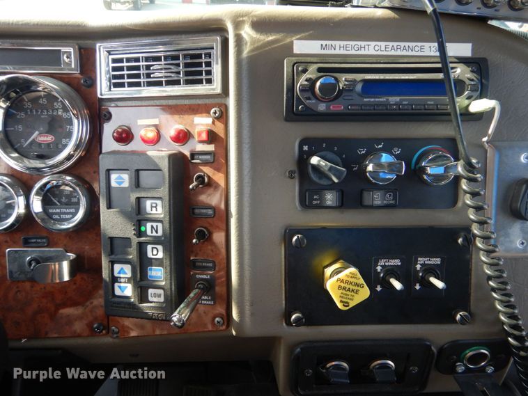 image for item DO1564 2004 Peterbilt 330  satelite broadcasting truck