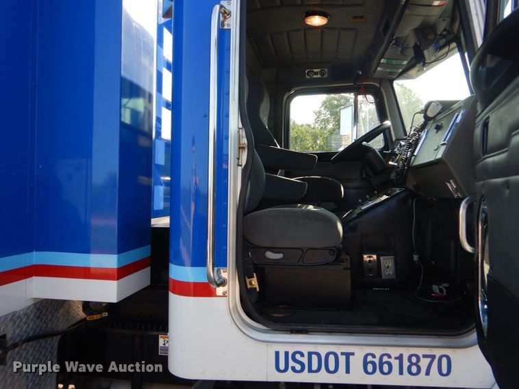 image for item DO1564 2004 Peterbilt 330  satelite broadcasting truck