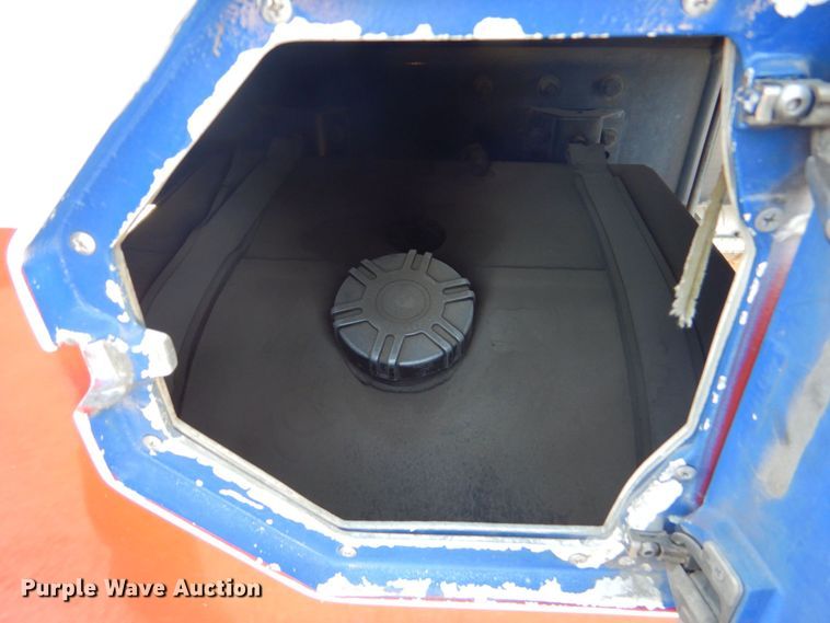 image for item DO1564 2004 Peterbilt 330  satelite broadcasting truck