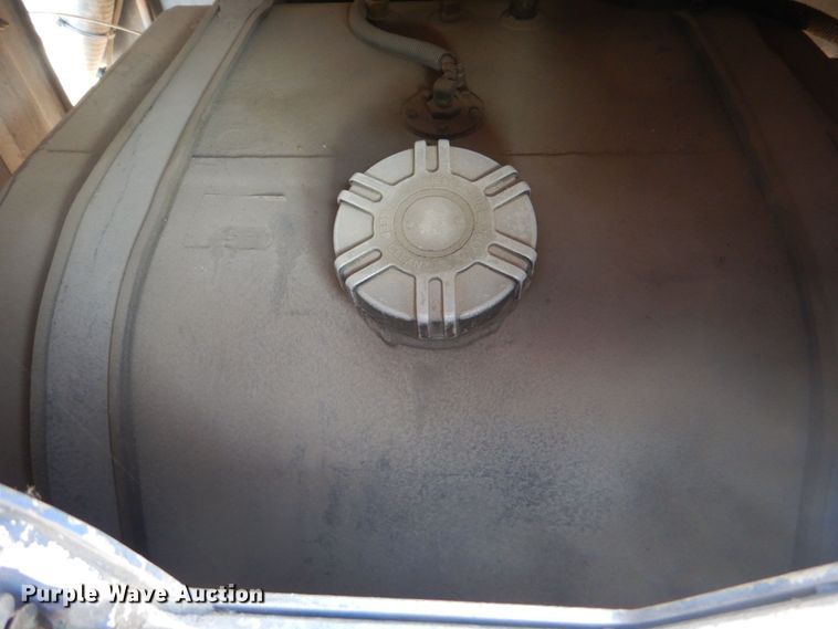 image for item DO1564 2004 Peterbilt 330  satelite broadcasting truck