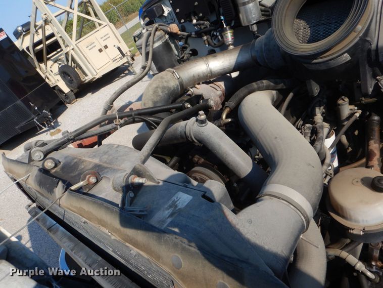 image for item DO1564 2004 Peterbilt 330  satelite broadcasting truck