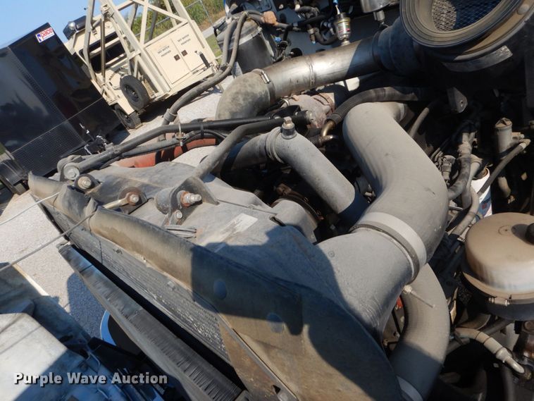 image for item DO1564 2004 Peterbilt 330  satelite broadcasting truck