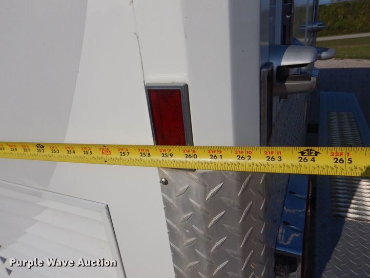 image for item DO1564 2004 Peterbilt 330  satelite broadcasting truck