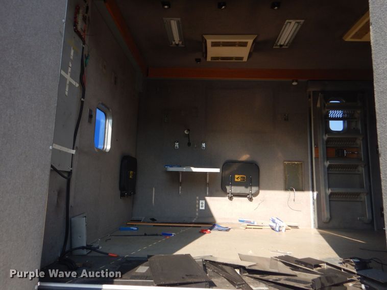 image for item DO1564 2004 Peterbilt 330  satelite broadcasting truck