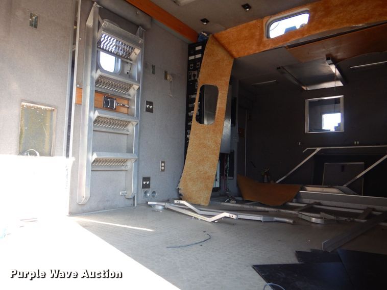 image for item DO1564 2004 Peterbilt 330  satelite broadcasting truck