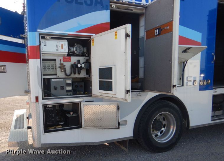 image for item DO1564 2004 Peterbilt 330  satelite broadcasting truck