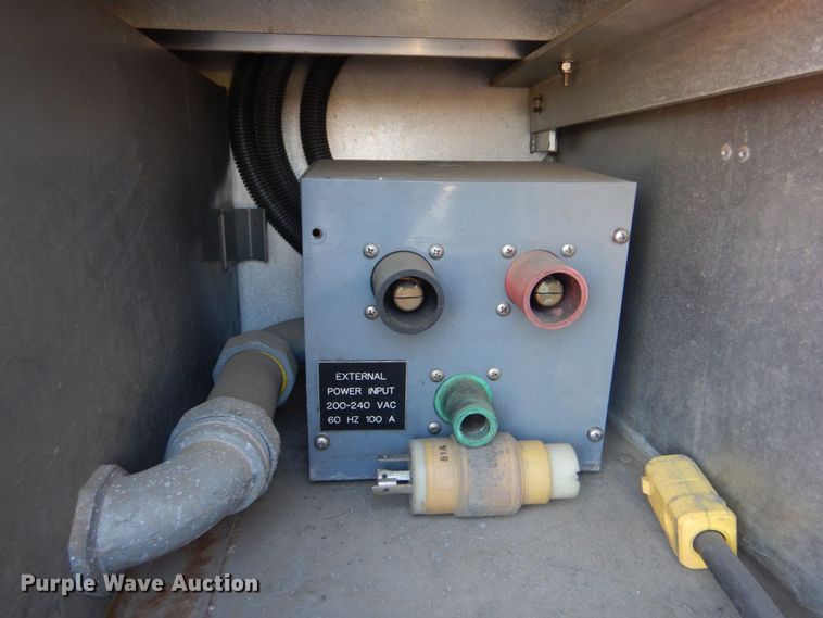 image for item DO1564 2004 Peterbilt 330  satelite broadcasting truck