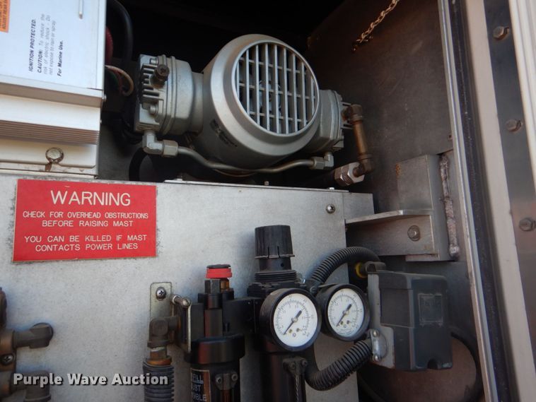 image for item DO1564 2004 Peterbilt 330  satelite broadcasting truck