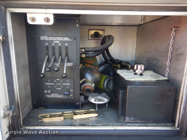 image for item DO1564 2004 Peterbilt 330  satelite broadcasting truck