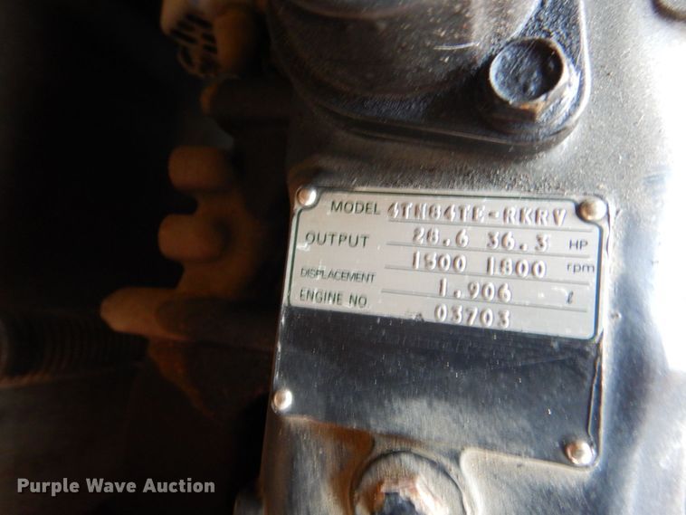 image for item DO1564 2004 Peterbilt 330  satelite broadcasting truck