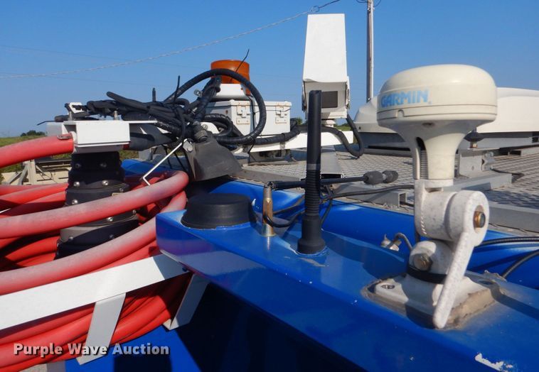 image for item DO1564 2004 Peterbilt 330  satelite broadcasting truck