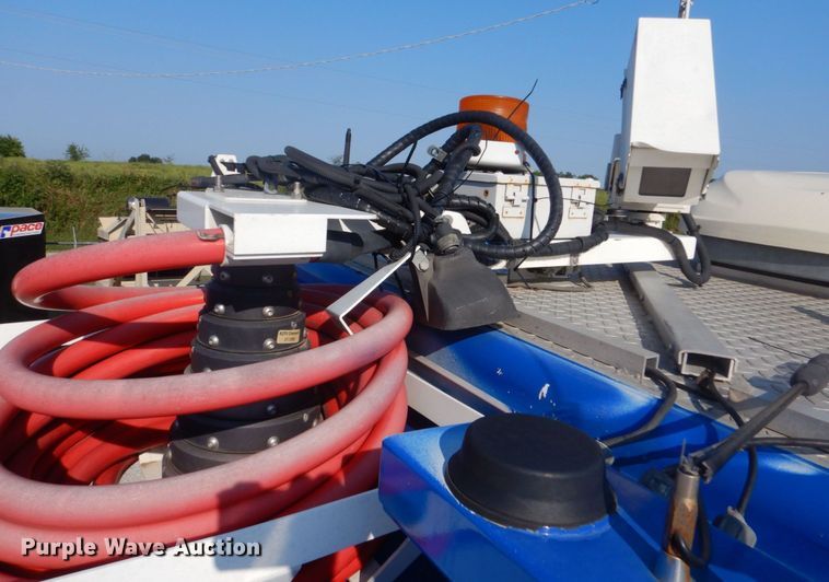 image for item DO1564 2004 Peterbilt 330  satelite broadcasting truck