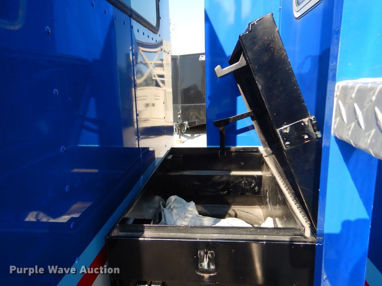 image for item DO1564 2004 Peterbilt 330  satelite broadcasting truck