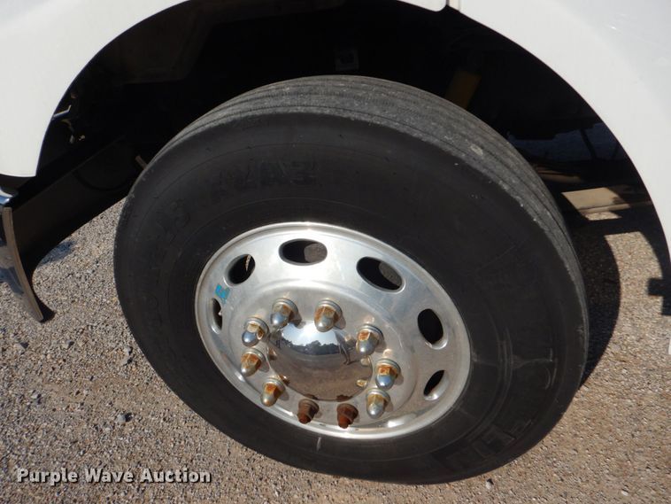 image for item DO1564 2004 Peterbilt 330  satelite broadcasting truck