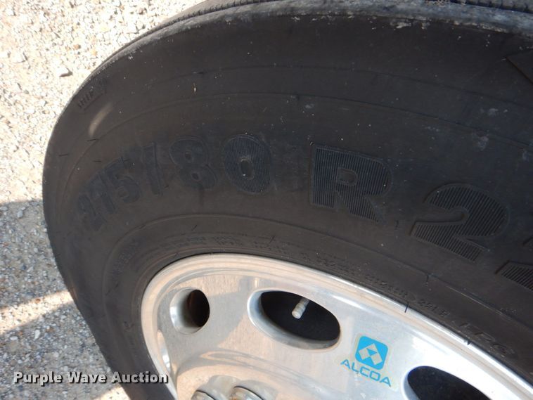 image for item DO1564 2004 Peterbilt 330  satelite broadcasting truck