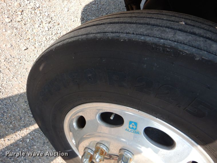 image for item DO1564 2004 Peterbilt 330  satelite broadcasting truck