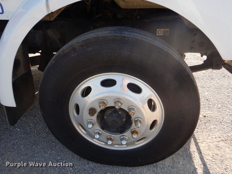 image for item DO1564 2004 Peterbilt 330  satelite broadcasting truck