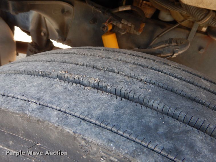 image for item DO1564 2004 Peterbilt 330  satelite broadcasting truck