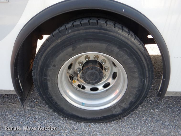 image for item DO1564 2004 Peterbilt 330  satelite broadcasting truck