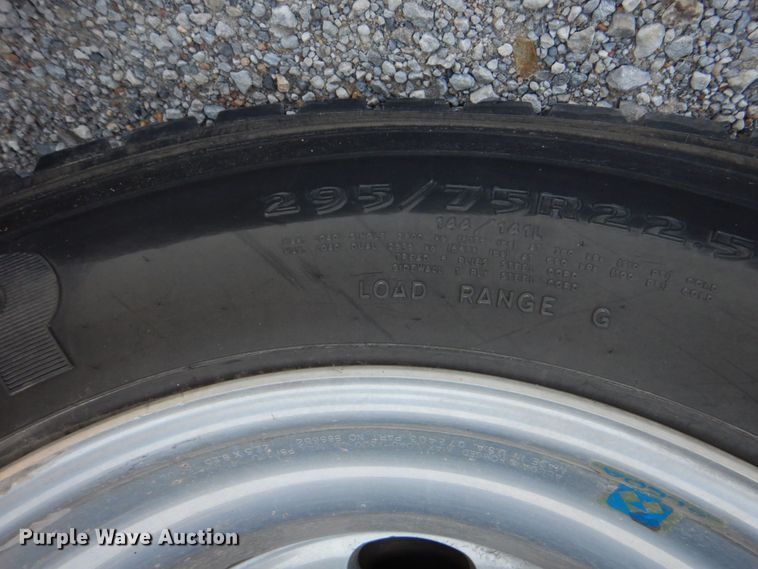 image for item DO1564 2004 Peterbilt 330  satelite broadcasting truck