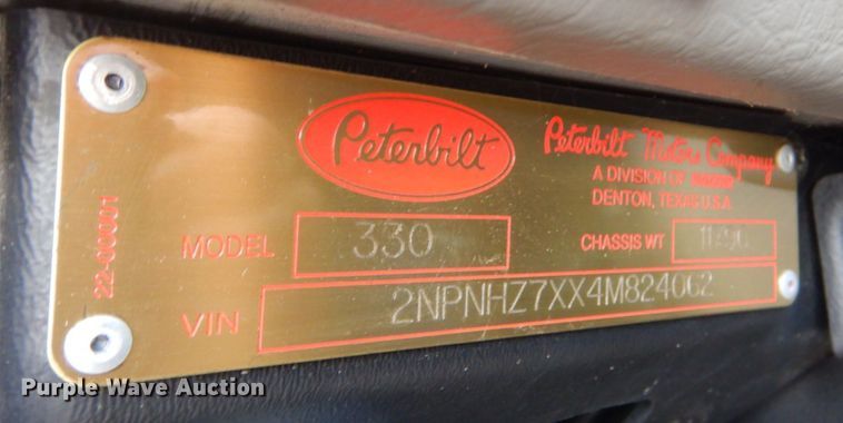 image for item DO1564 2004 Peterbilt 330  satelite broadcasting truck