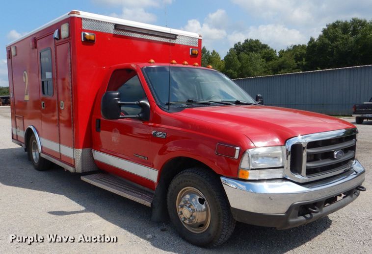image for item DO1568 2000 Ford F350 Super Duty  ambulance