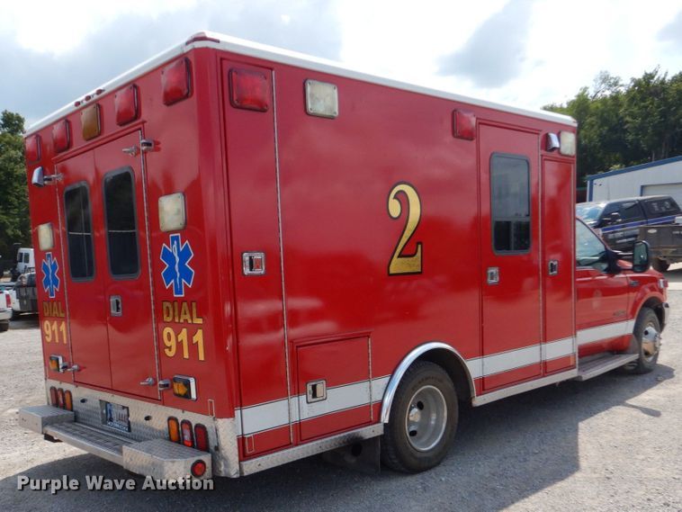 image for item DO1568 2000 Ford F350 Super Duty  ambulance