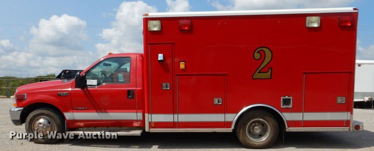 image for item DO1568 2000 Ford F350 Super Duty  ambulance