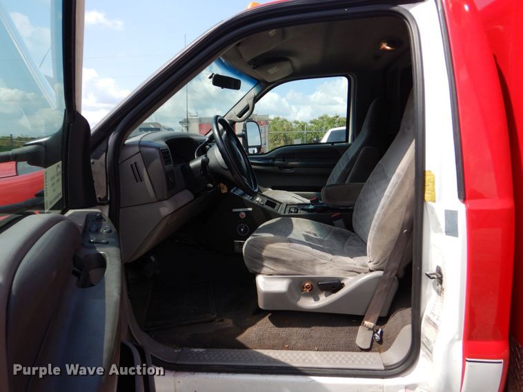 image for item DO1568 2000 Ford F350 Super Duty  ambulance